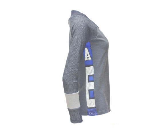 Intriguing gray thermal sleeve soft raglan shirt with mesh side panels. Size small.
