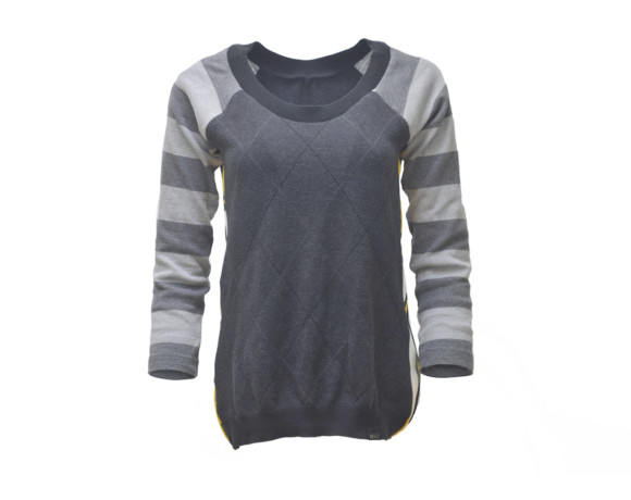 Gray argyle striped 3/4 sleeve soft raglan sweater with mesh side panels. Size small.