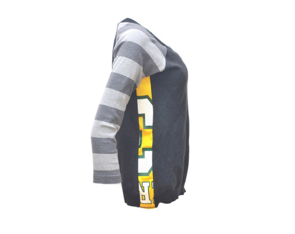 Gray argyle striped 3/4 sleeve soft raglan sweater with mesh side panels. Size small.